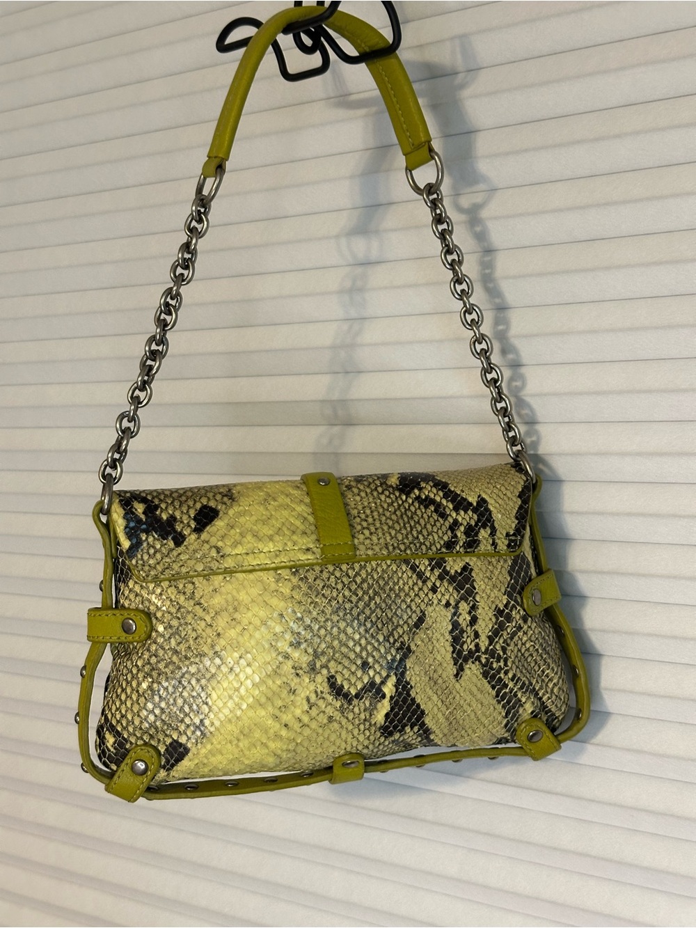 Cynthia Rowley Snake-Print Shoulder Bag with lime green with Chain Detail - Picture 11 of 11